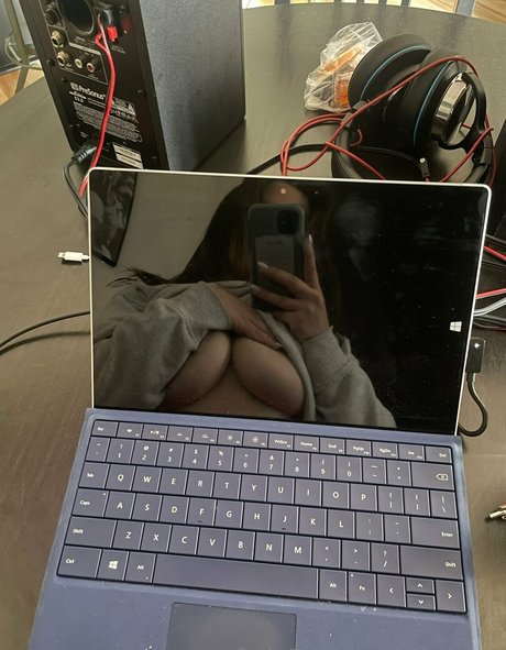 Photo nue de fuite OnlyFans de Womenyeg