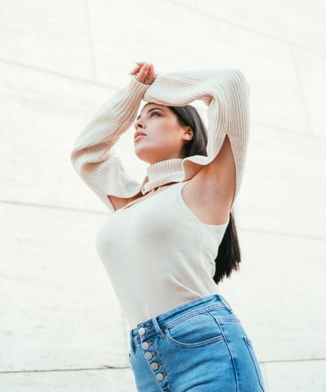 Marta De Lola