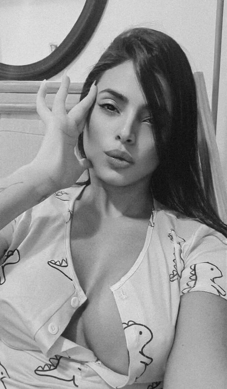 Photo nue de fuite OnlyFans de Juju Bellini