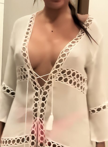 Photo nue de fuite OnlyFans de Bella Menezes