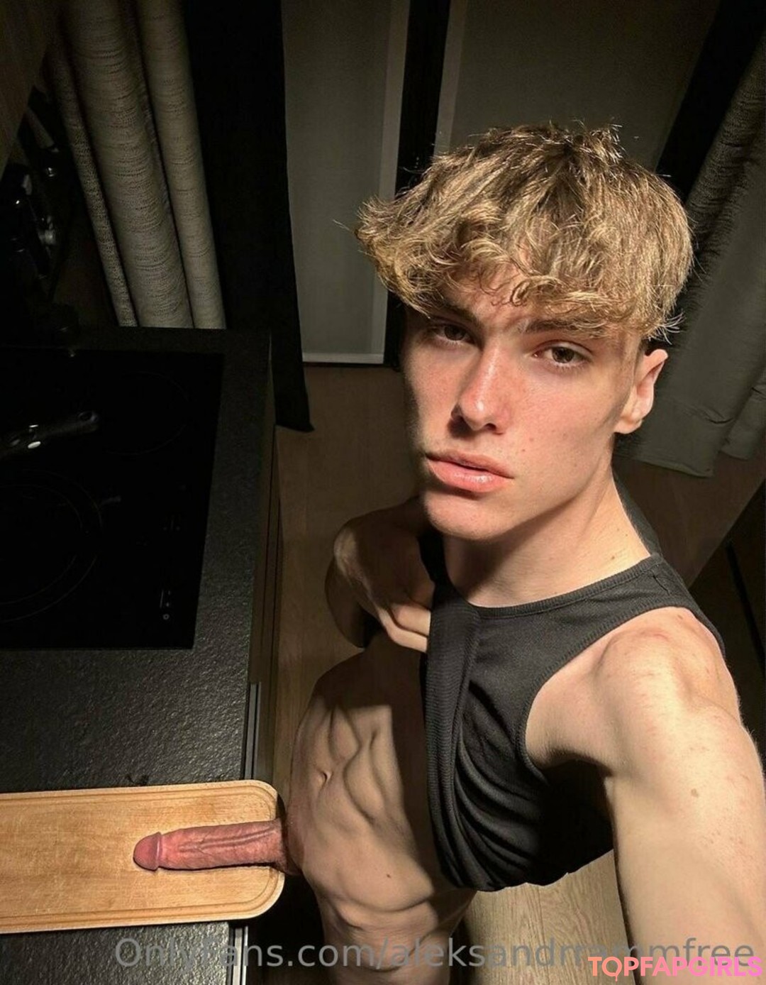 Photo nue de fuite OnlyFans de Aleksandrrammfree #415 Photo nue de fuite OnlyFans de Aleksandrrammfree #415