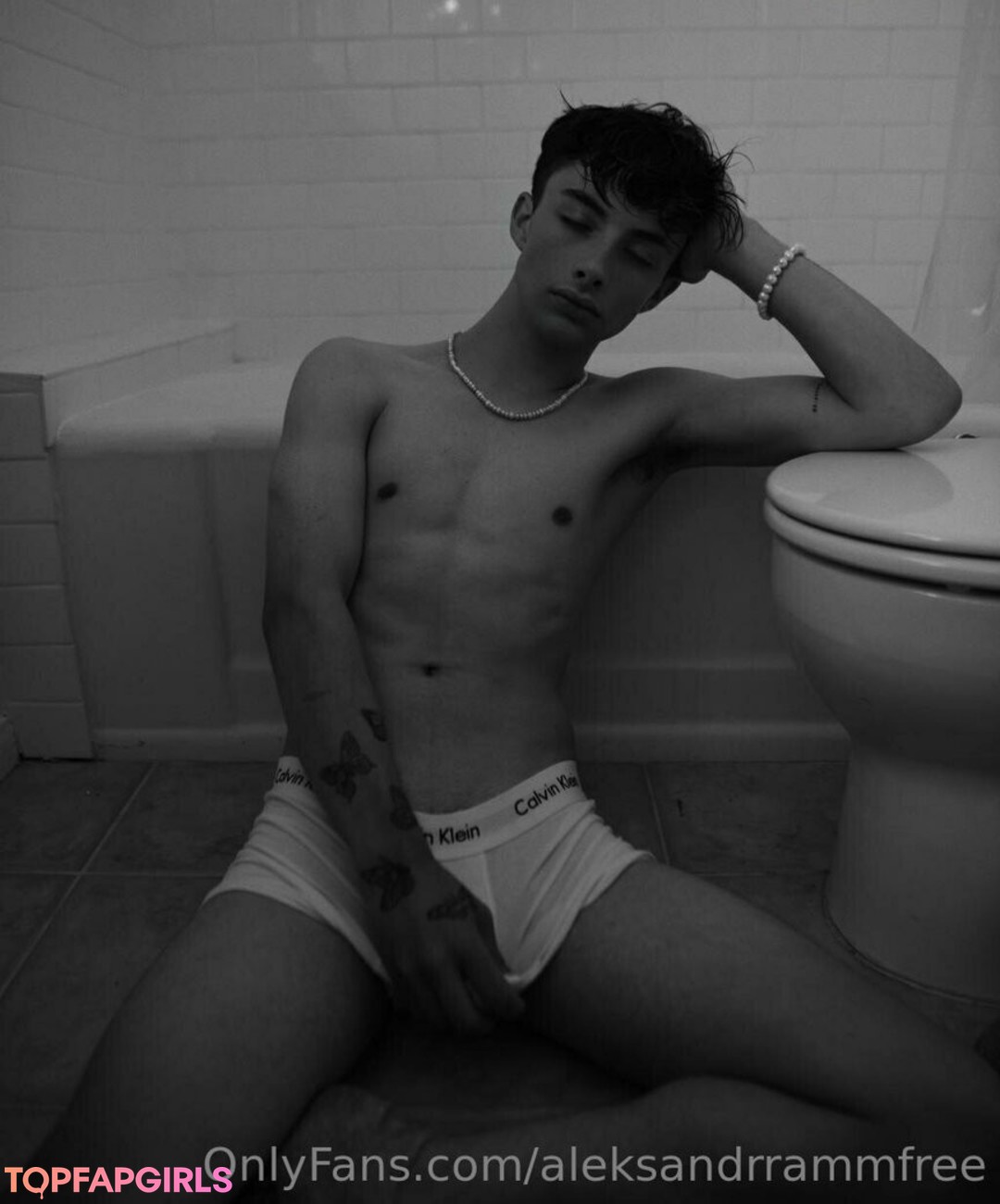 Photo nue de fuite OnlyFans de Aleksandrrammfree #432 Photo nue de fuite OnlyFans de Aleksandrrammfree #432