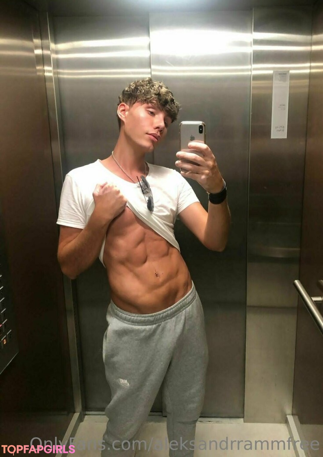 Photo nue de fuite OnlyFans de Aleksandrrammfree #63 Photo nue de fuite OnlyFans de Aleksandrrammfree #63