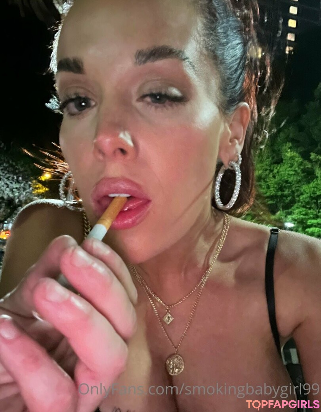Photo nue de fuite OnlyFans de Smokingbabygirl99 #66 Photo nue de fuite OnlyFans de Smokingbabygirl99 #66