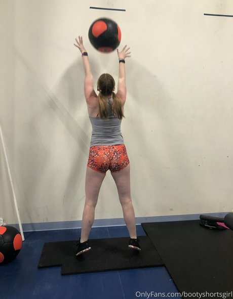 Bootyshortsgirl