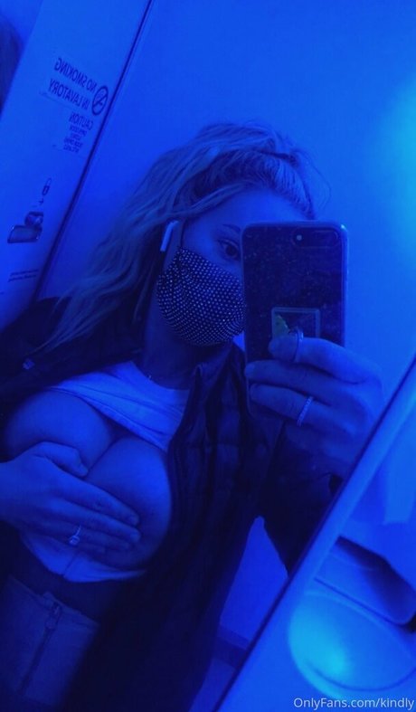 Photo nue de fuite OnlyFans de Kindly