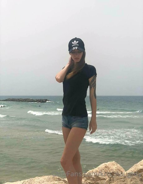 Photo nue de fuite OnlyFans de Alwaysnaughtymommy