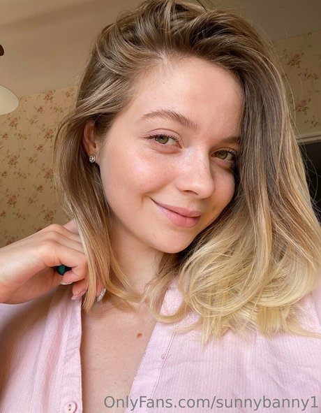 Photo nue de fuite OnlyFans de Sunnybanny1