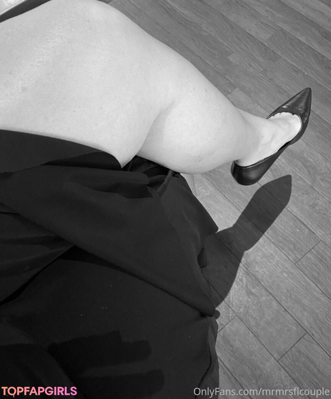 Photo nue de fuite OnlyFans de Swingerellefree #4 Photo nue de fuite OnlyFans de Swingerellefree #4