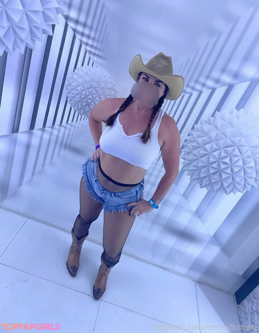 Photo nue de fuite OnlyFans de Swingerellefree #9 Photo nue de fuite OnlyFans de Swingerellefree #9