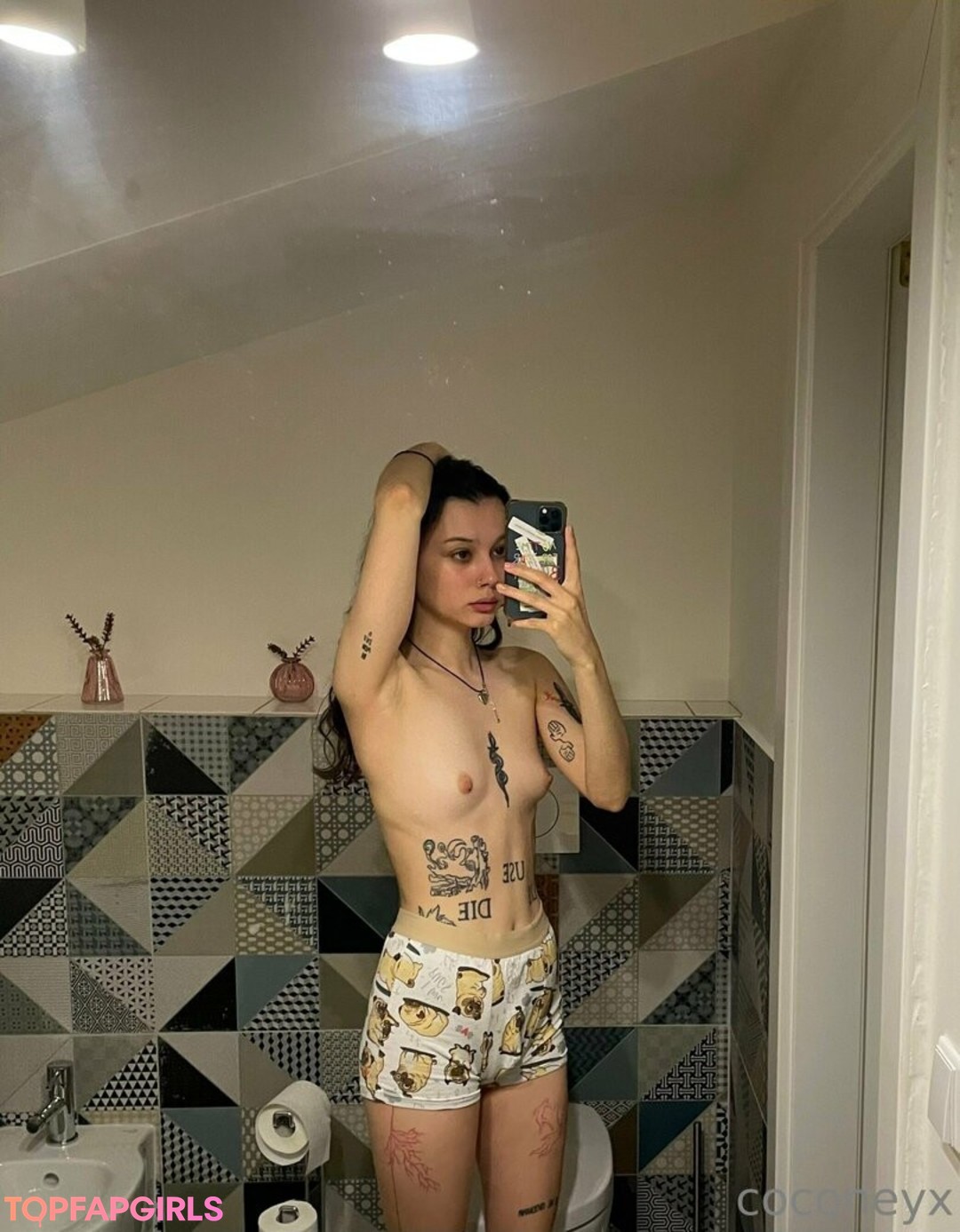 Photo nue de fuite OnlyFans de Coconeyx #192 Photo nue de fuite OnlyFans de Coconeyx #192