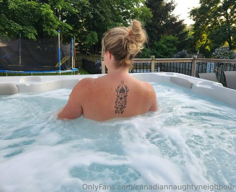 Canadiannaughtyneighbour