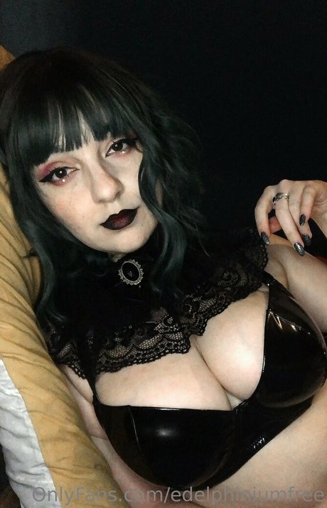 Photo nue de fuite OnlyFans de Edelphiniumfree
