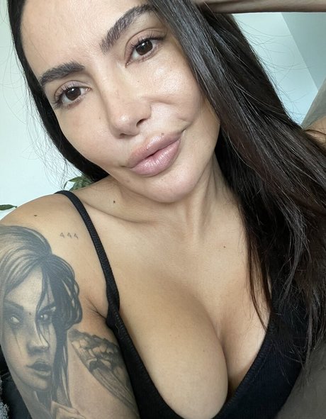 Lela Star