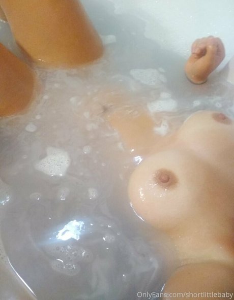 Photo nue de fuite OnlyFans de Shortlittlebaby