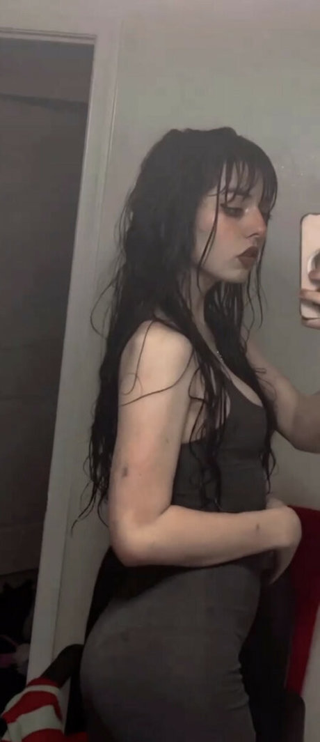 Photo nue de fuite OnlyFans de Ezsy