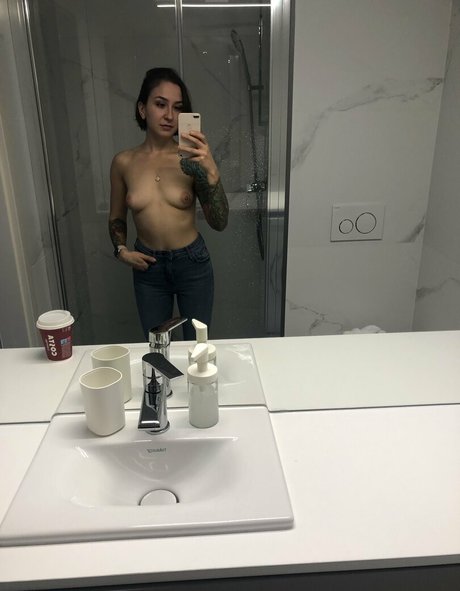 Photo nue de fuite OnlyFans de Thebritishcouple