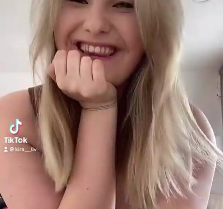 Kira Liv