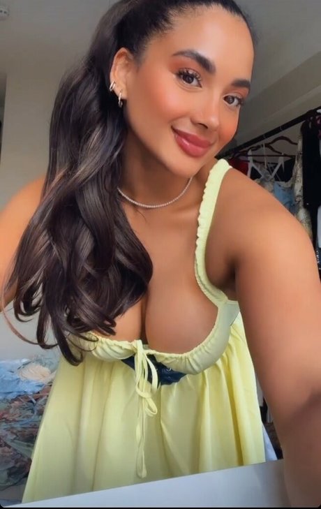 Photo nue de fuite OnlyFans de Gabi Melo