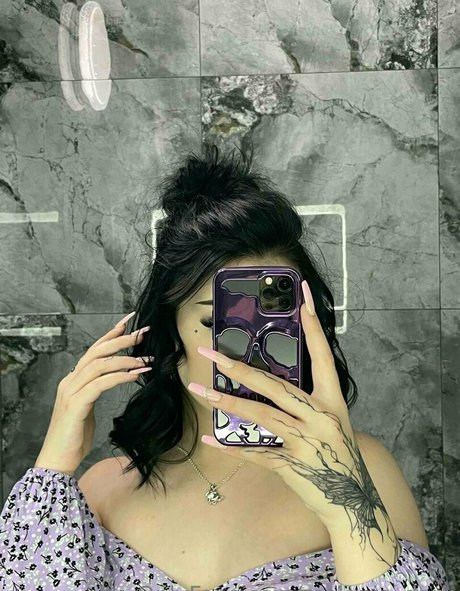 Melanie_dark
