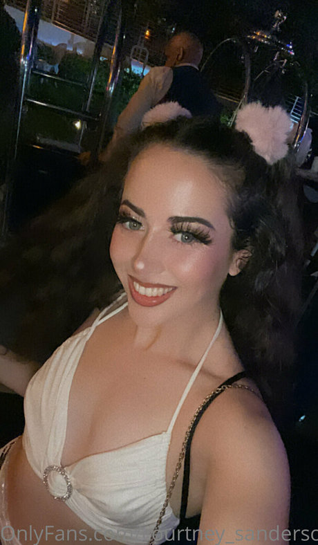 Photo nue de fuite OnlyFans de Courtney Sanderson
