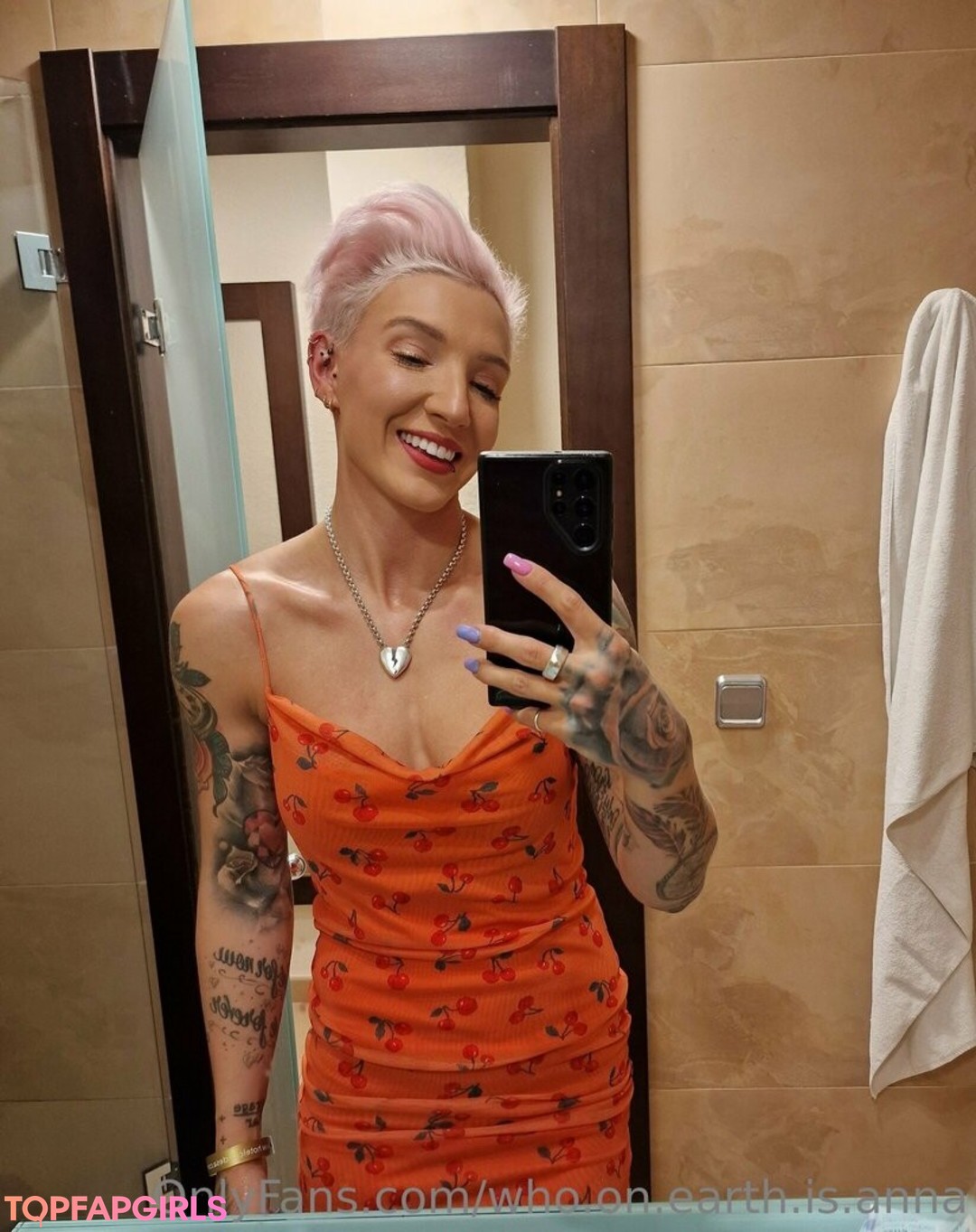 Photo nue de fuite OnlyFans de Whoonearthisanna #8 Photo nue de fuite OnlyFans de Whoonearthisanna #8