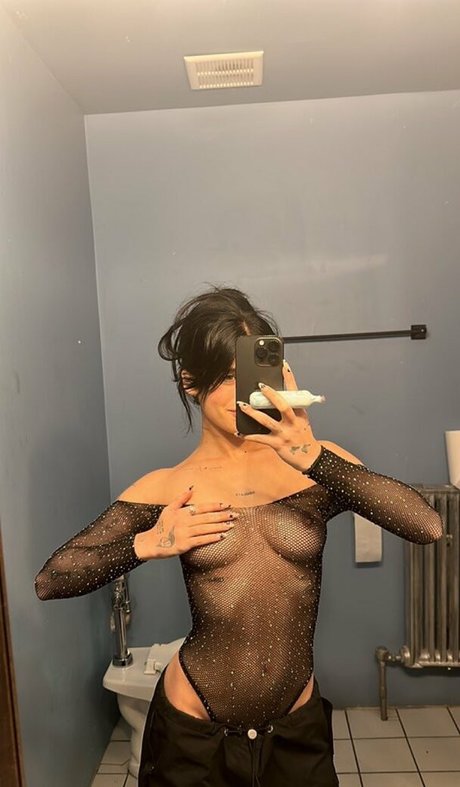 Photo nue de fuite OnlyFans de Nessa Barrett