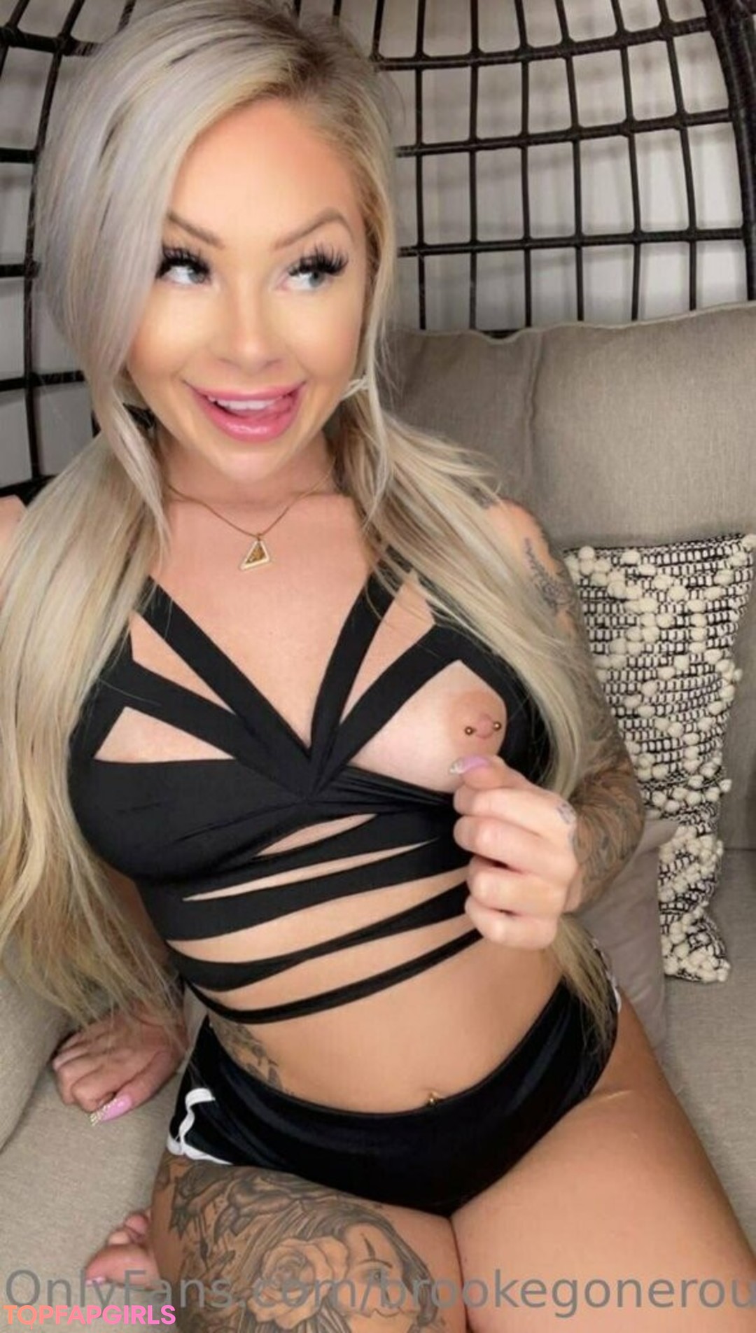 Photo nue de fuite OnlyFans de Brookegonerouge #104 Photo nue de fuite OnlyFans de Brookegonerouge #104