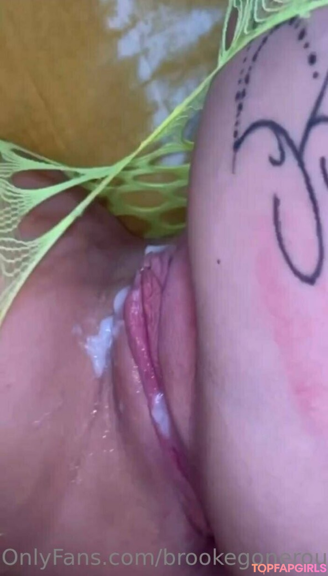 Photo nue de fuite OnlyFans de Brookegonerouge #98 Photo nue de fuite OnlyFans de Brookegonerouge #98