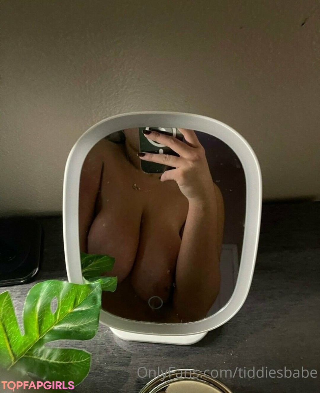 Photo nue de fuite OnlyFans de Tiddiesbabe #123 Photo nue de fuite OnlyFans de Tiddiesbabe #123
