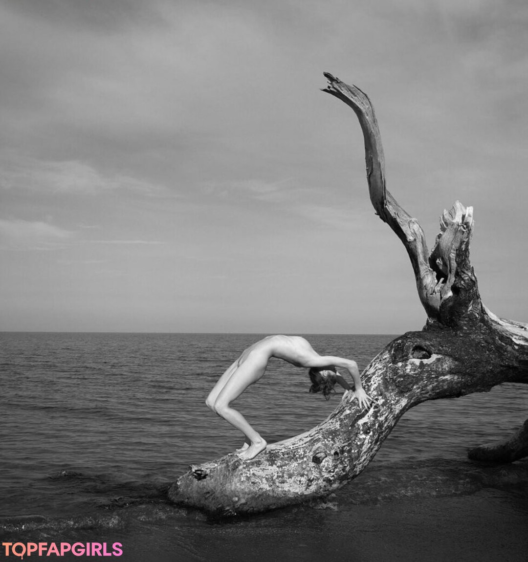 Photo nue de fuite OnlyFans de Lilith13goddesss #15 Photo nue de fuite OnlyFans de Lilith13goddesss #15