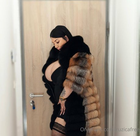 Photo nue de fuite OnlyFans de Ruzicafree
