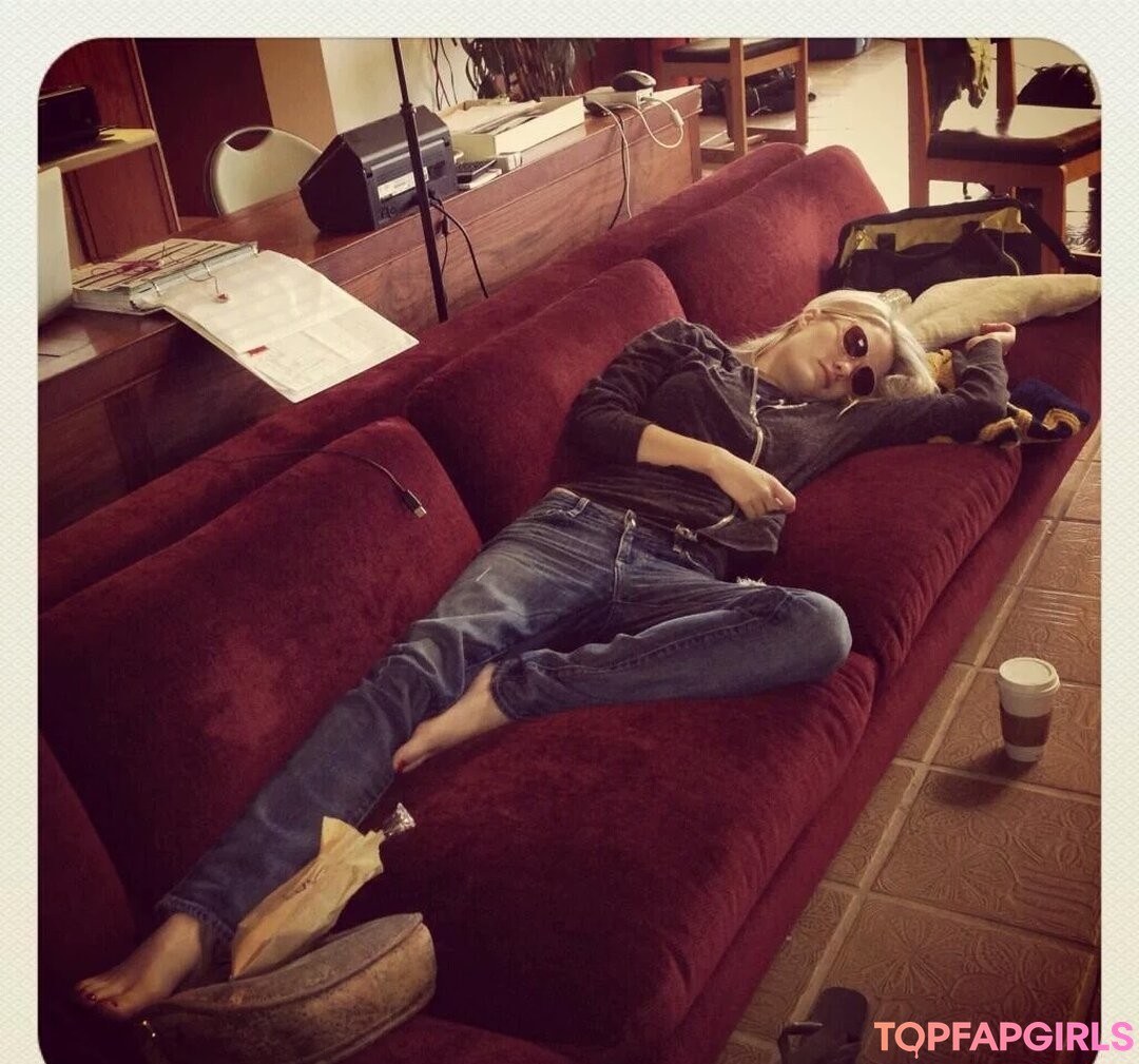 Photo nue de fuite OnlyFans de Ashley Hinshaw #5 Photo nue de fuite OnlyFans de Ashley Hinshaw #5