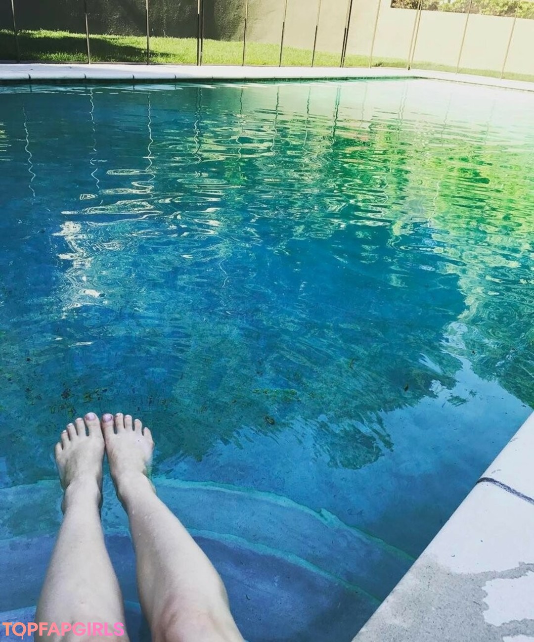 Photo nue de fuite OnlyFans de Ashley Hinshaw #7 Photo nue de fuite OnlyFans de Ashley Hinshaw #7