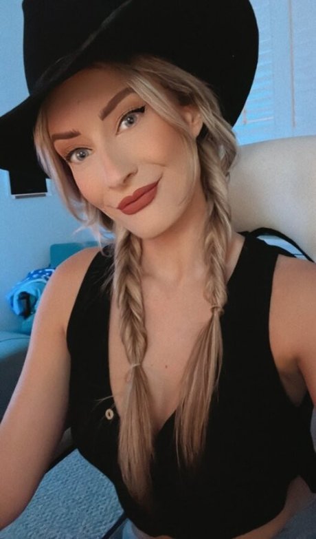 Photo nue de fuite OnlyFans de Basicwitgirl