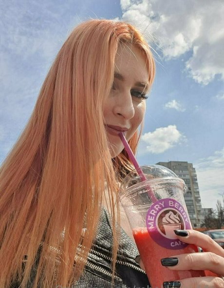 Rebekkaredfox