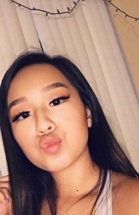 Asianbbygirl18