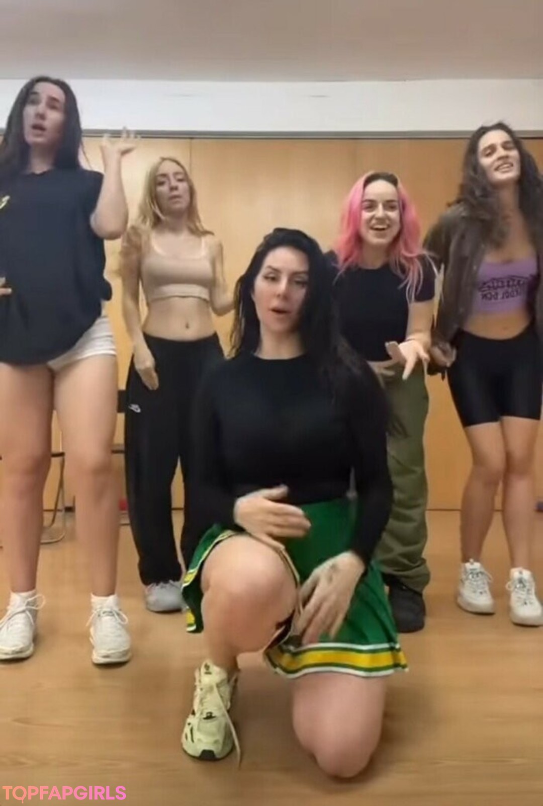 Photo nue de fuite OnlyFans de La Mala Rodriguez #407 Photo nue de fuite OnlyFans de La Mala Rodriguez #407