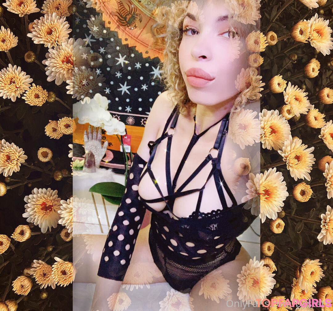 Photo nue de fuite OnlyFans de Lolaqueencobra #24 Photo nue de fuite OnlyFans de Lolaqueencobra #24