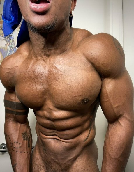Photo nue de fuite OnlyFans de Prettyskinboi
