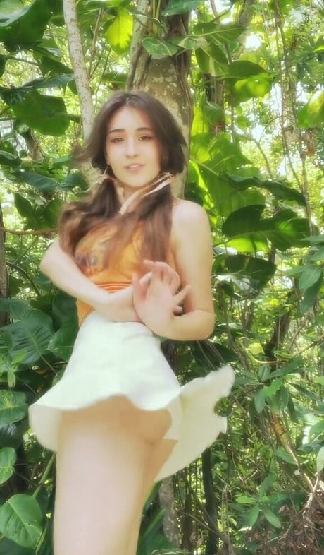 Photo nue de fuite OnlyFans de Blossom In The Moonlight