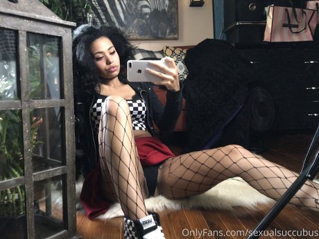 Photo nue de fuite OnlyFans de E Gamer Girlfriend