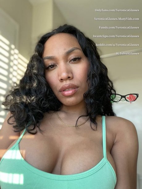 Veronica glasses