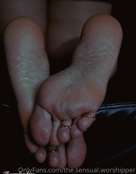 The.sensual.worshipper