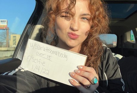 Photo nue de fuite OnlyFans de Scarlett Somebody