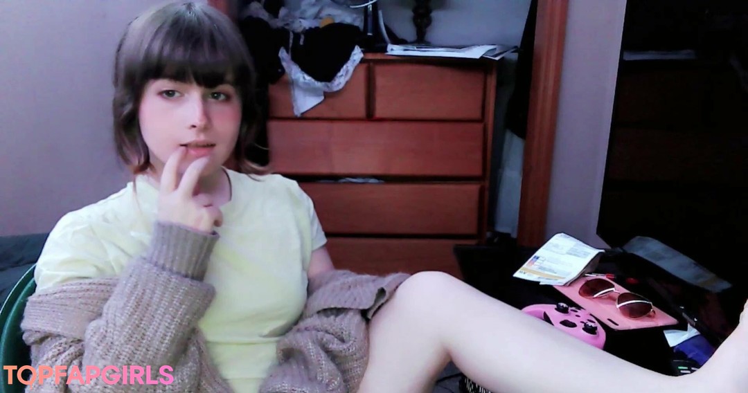 Photo nue de fuite OnlyFans de Raccoonwaifuwu #3 Photo nue de fuite OnlyFans de Raccoonwaifuwu #3