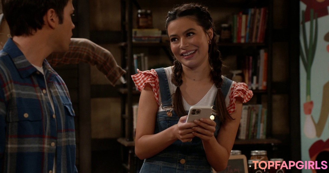 Photo nue de fuite OnlyFans de Miranda Cosgrove #133 Photo nue de fuite OnlyFans de Miranda Cosgrove #133