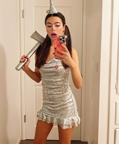 Photo nue de fuite OnlyFans de Miranda Cosgrove