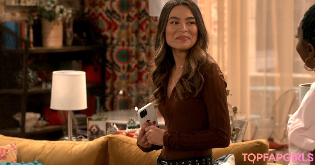 Photo nue de fuite OnlyFans de Miranda Cosgrove #25 Photo nue de fuite OnlyFans de Miranda Cosgrove #25