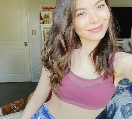 Photo nue de fuite OnlyFans de Miranda Cosgrove